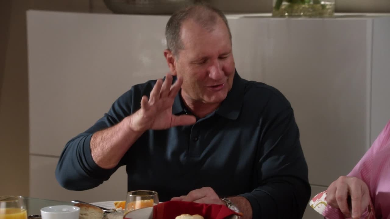 Modern Family - Season 3 Episode 14 : Me? Jealous?