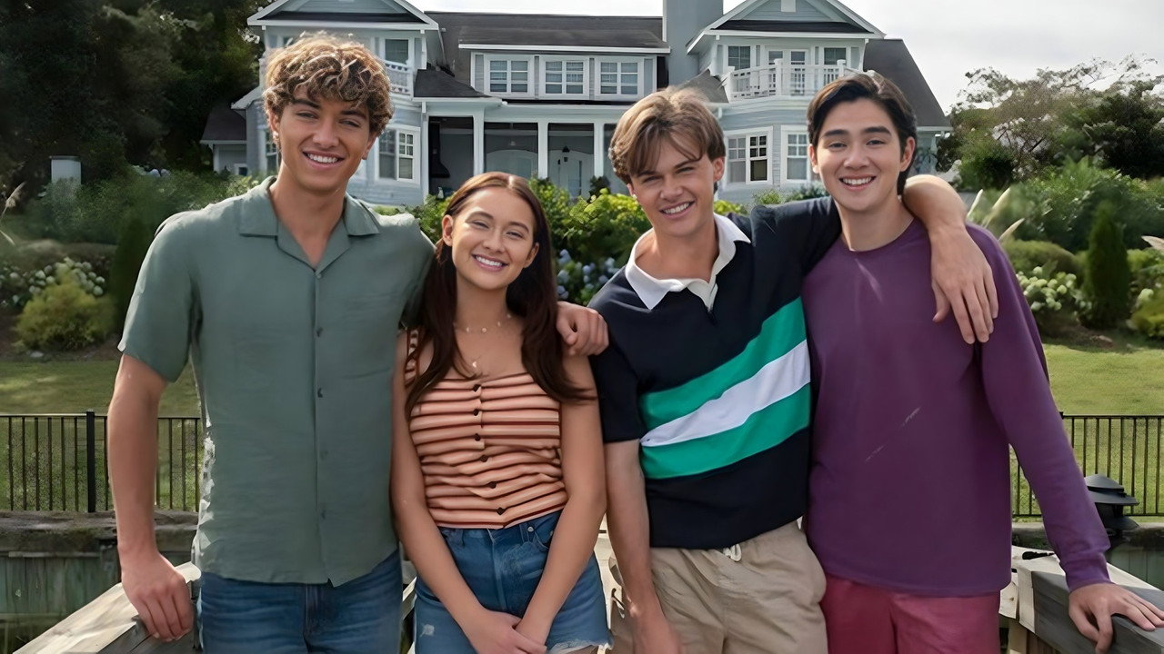 Обои к сериалу «То лето, когда я похорошела (2022)» — (22 из 26)