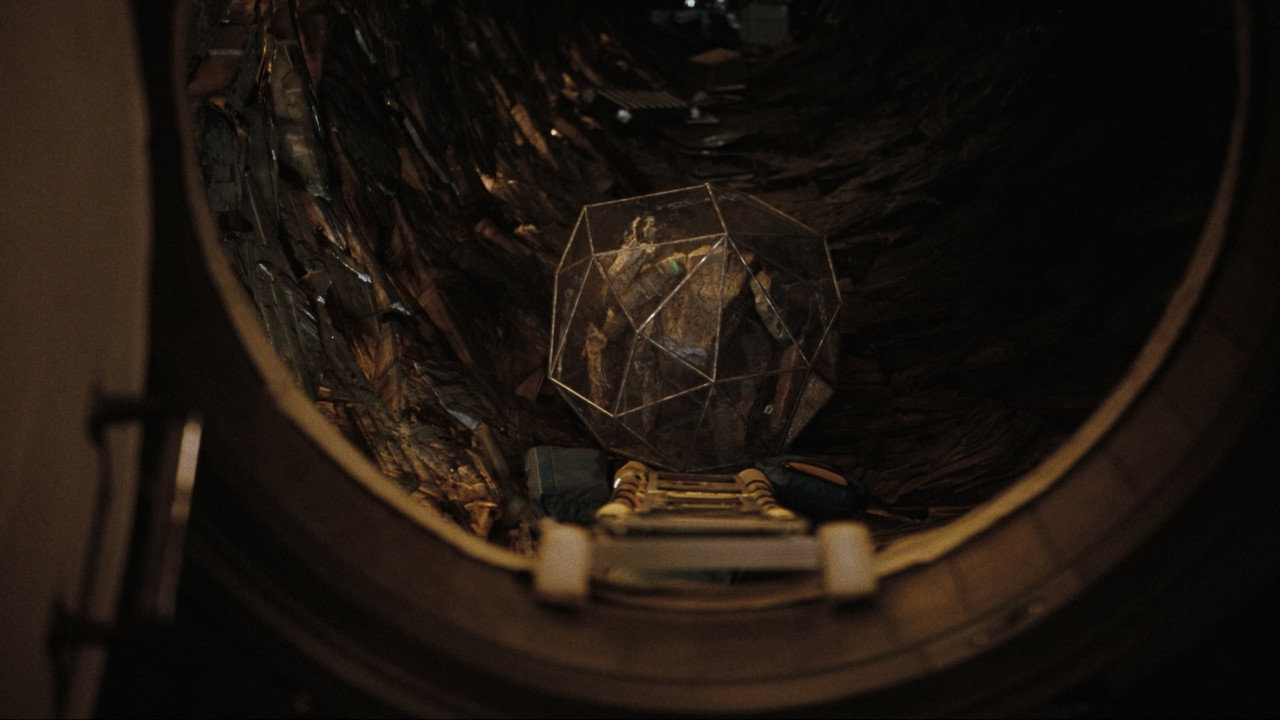 Thoát Khỏi Tận Thế - Backdrop 62