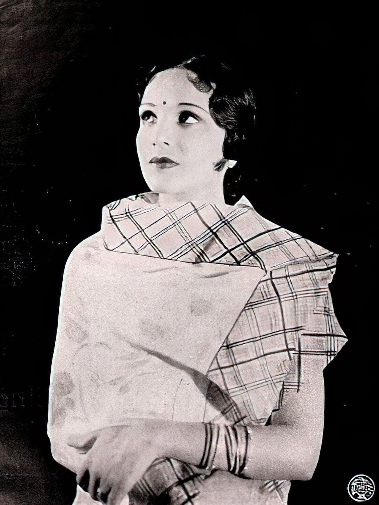 আঁধারে আলো আঁধারে আলো