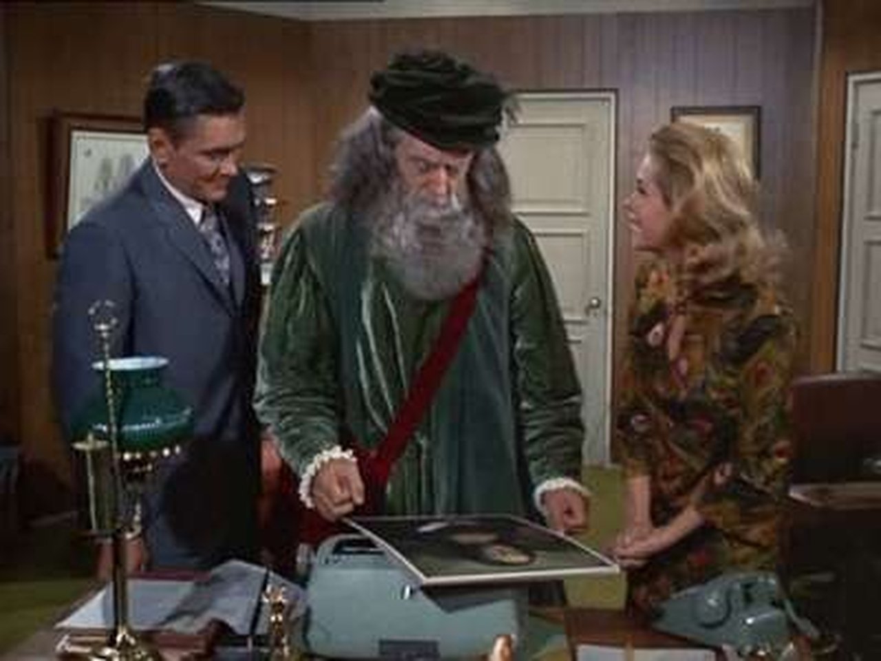 Bewitched - Season 4 Episode 17 : Samantha's Da Vinci Dilemma