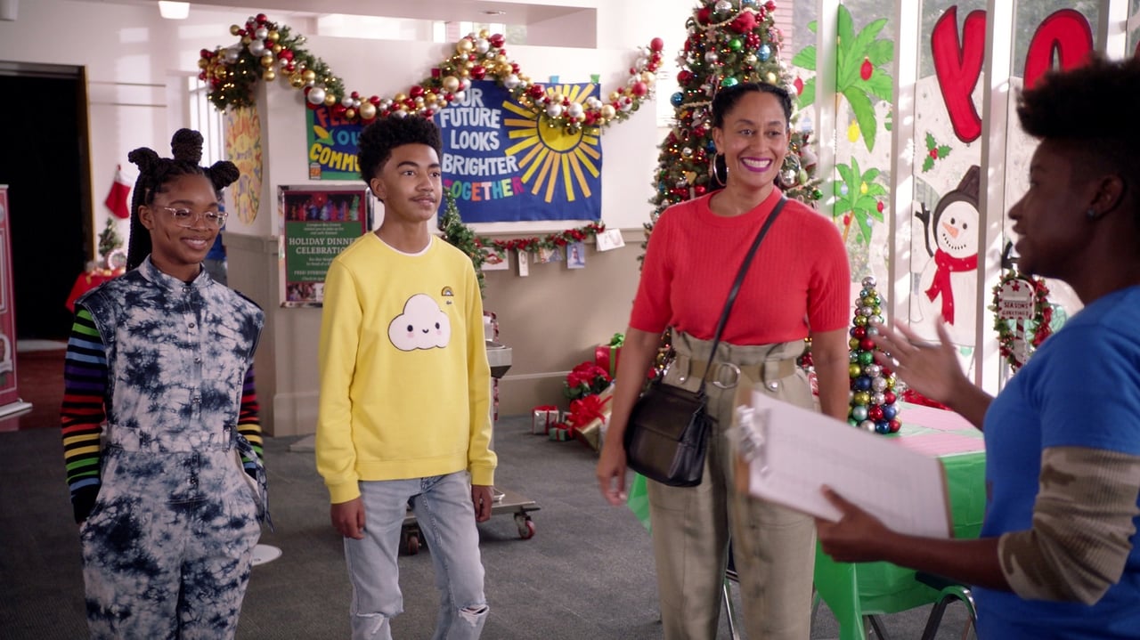 black-ish - Season 7 Episode 8 : Compton Around the Christmas Tree