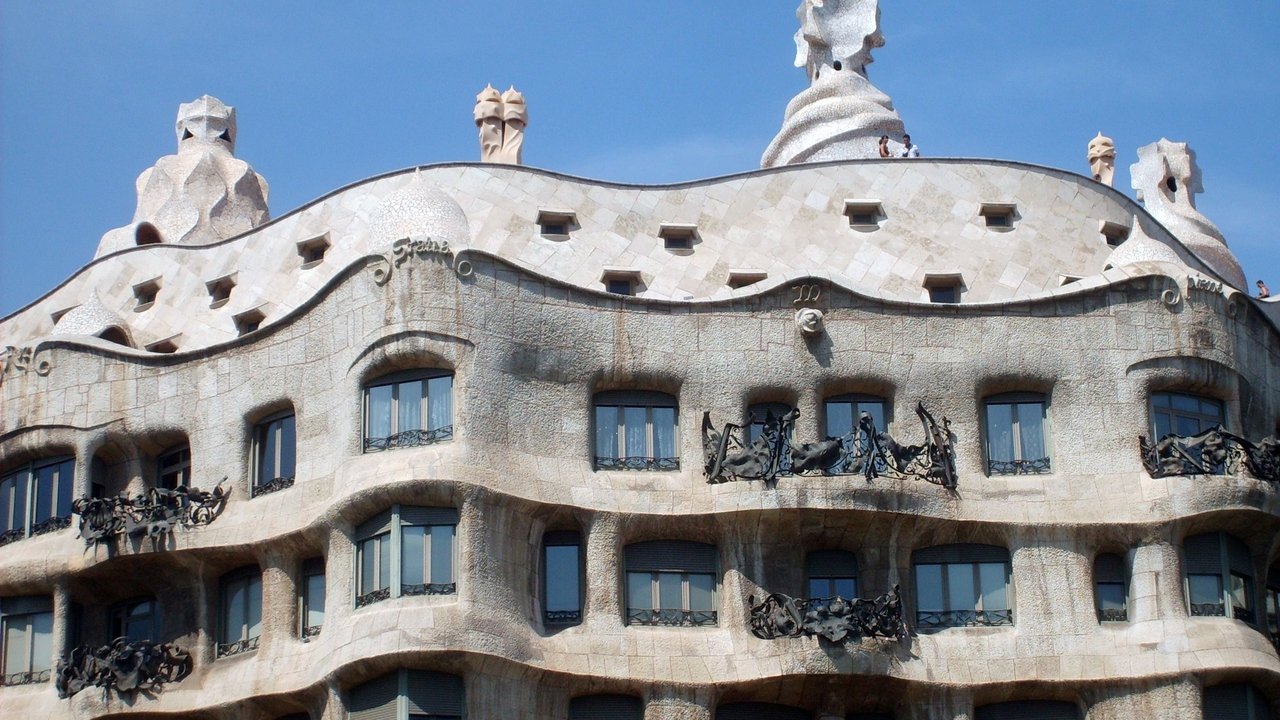 Jujol - Gaudí: Two Geniuses of Architecture Backdrop Image