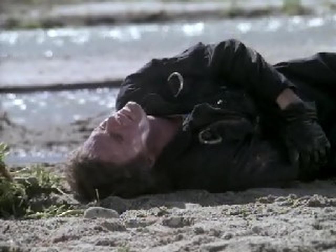 MacGyver - Season 1 Episode 17 : To Be a Man