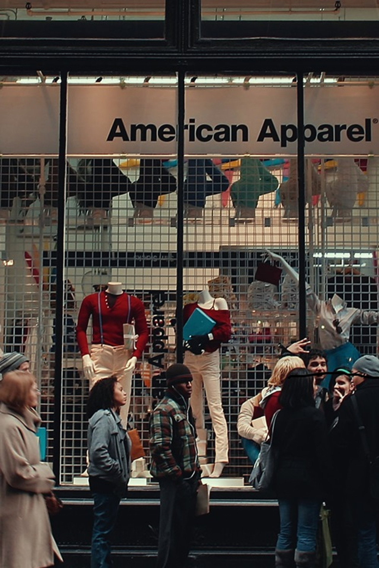 Teljes káosz: Az American Apparel felemelkedése és bukása – plakát 4