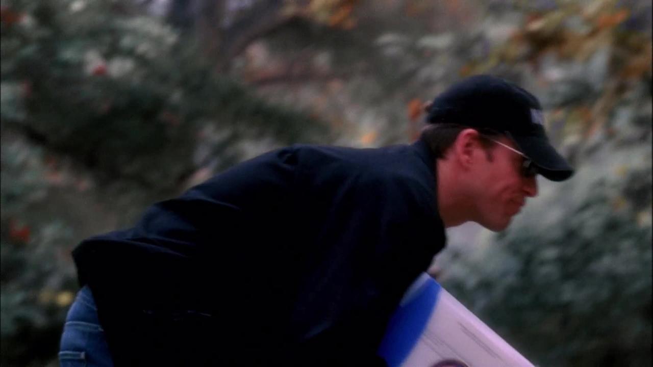 NCIS - Season 1 Episode 10 : Left for Dead