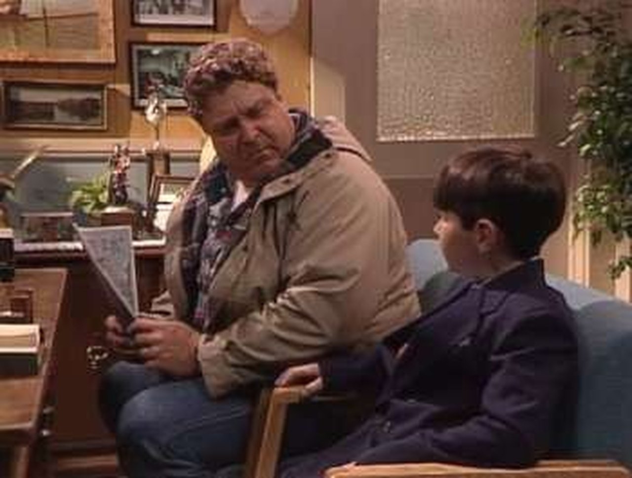 Roseanne - Season 5 Episode 14 : War and Peace (2)