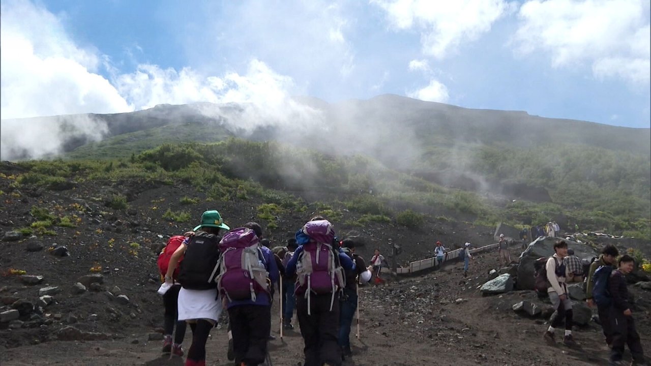 Yamanashi to Charge Mt. Fuji Climbers ¥2,000 Toll
