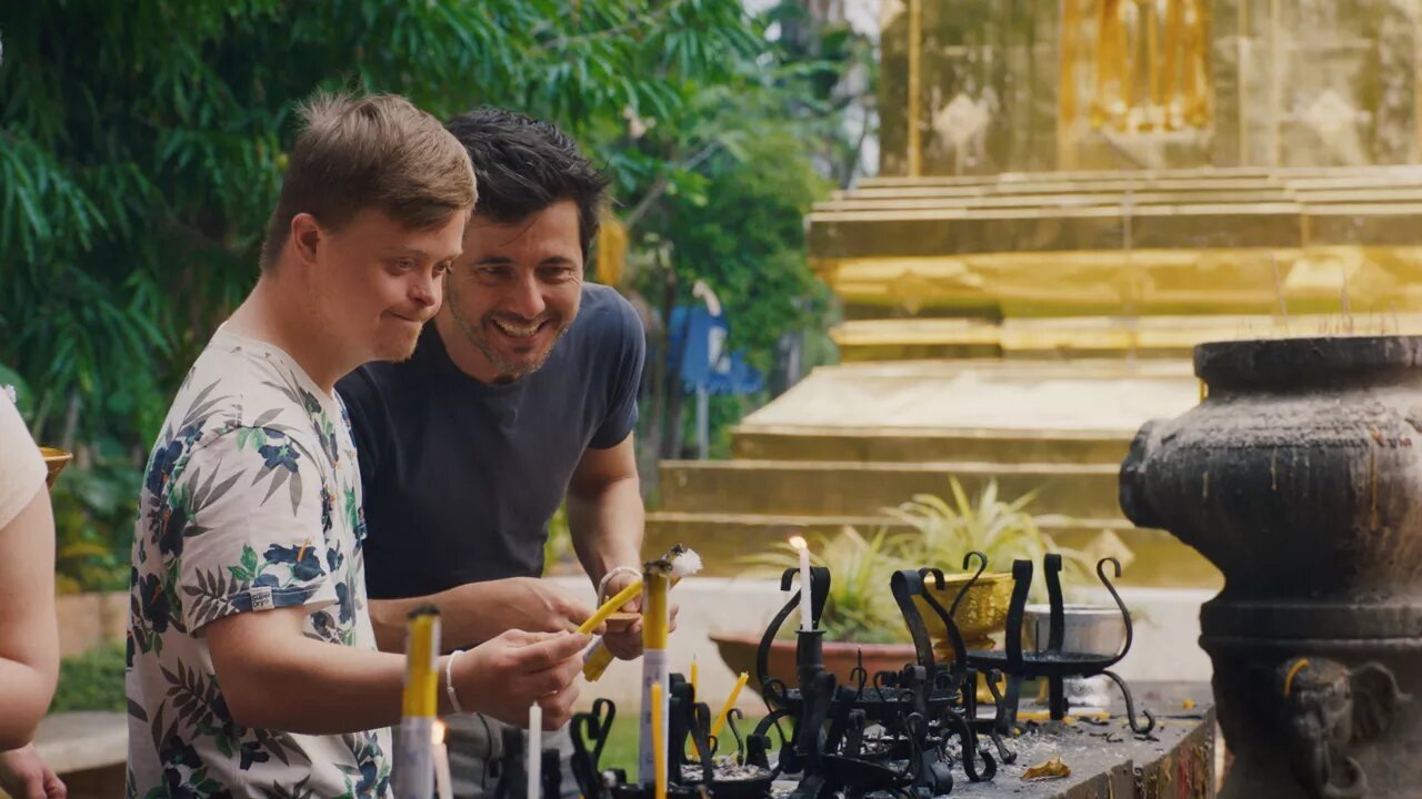 Down the road - Season 5 Episode 1 : Episode 1