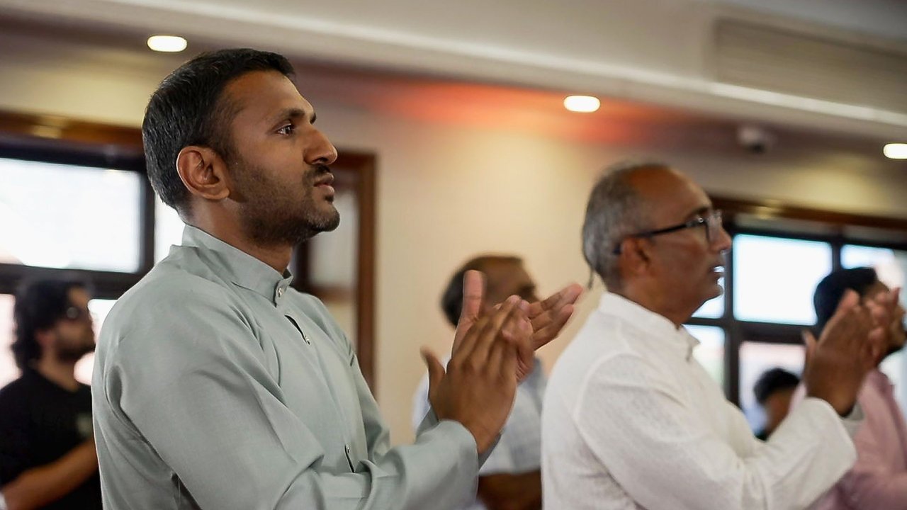 Prayer and Reflection - Season 1 Episode 3 : Shree Swaminarayan Hindu Temple, Cardiff