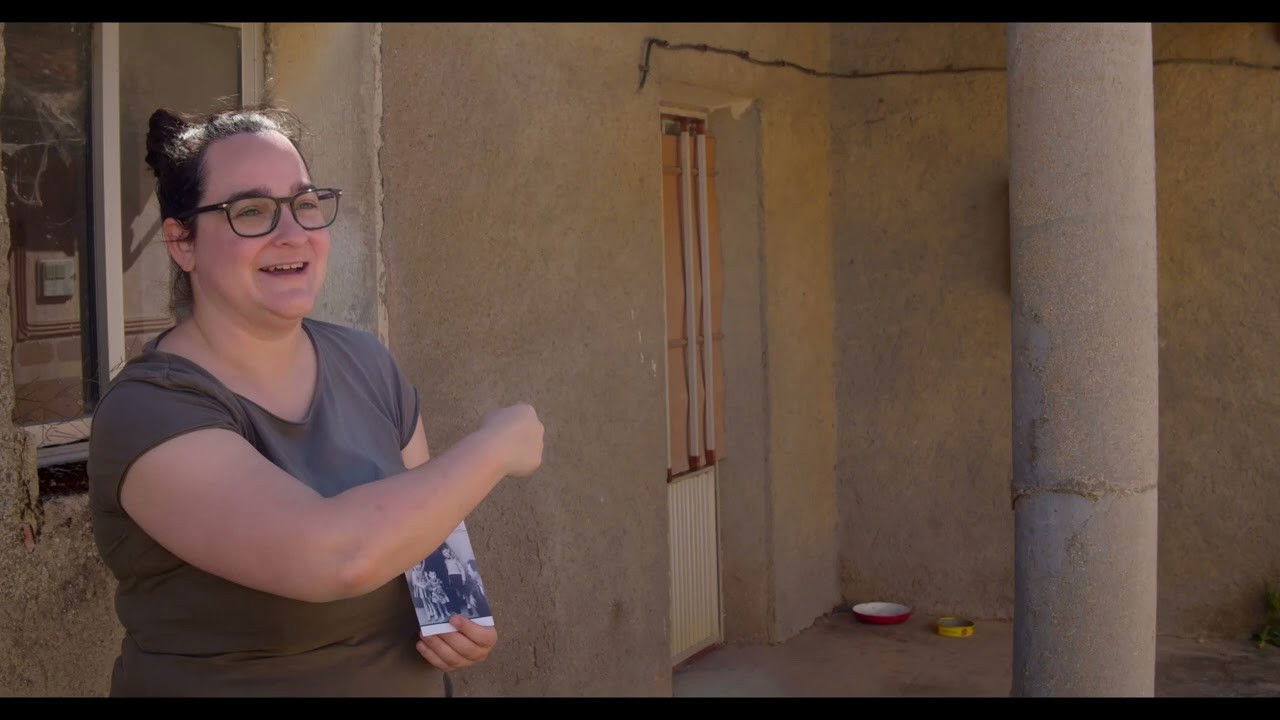 Çmultë, shpirëti, kujtesa backdrop