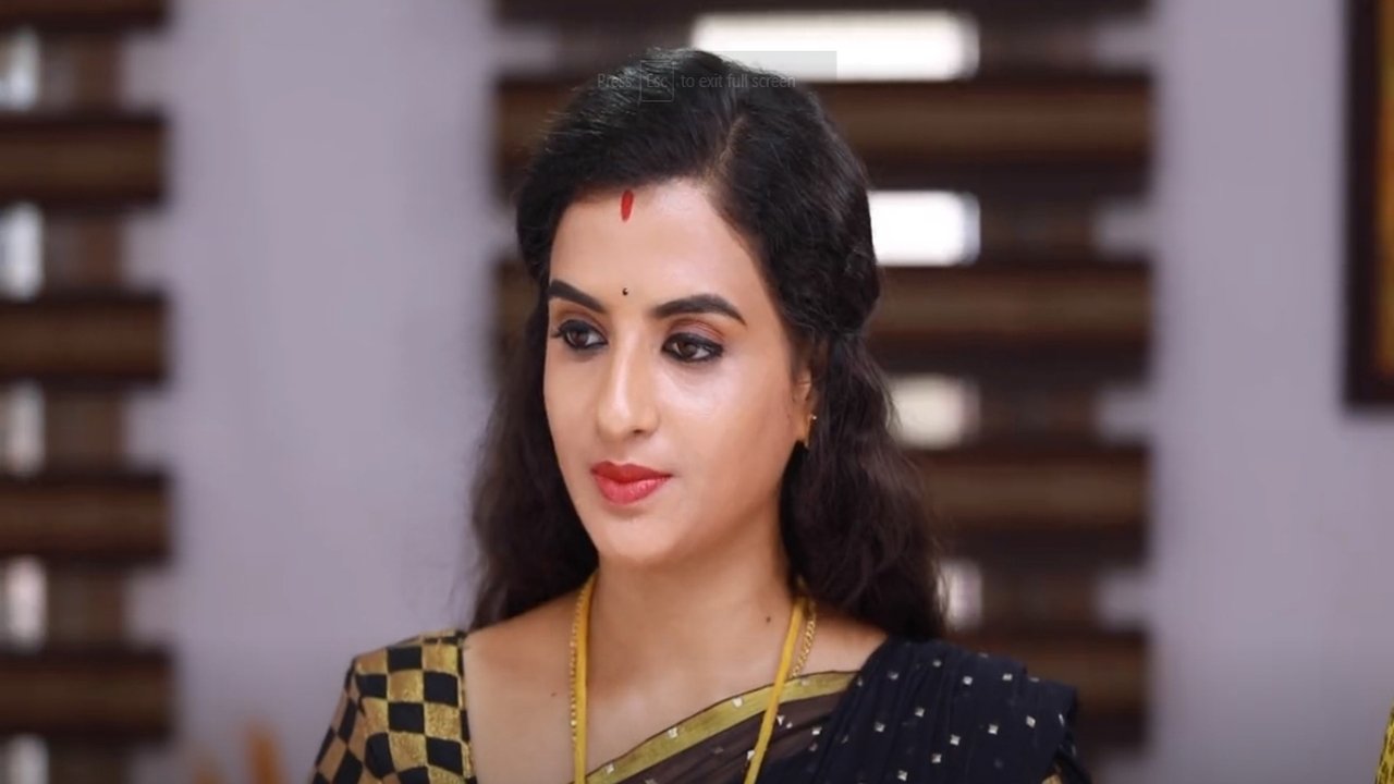 Charu Vs Pavithra