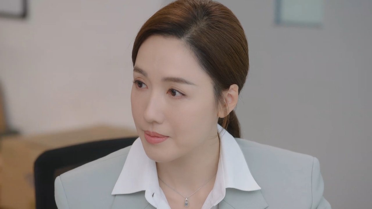 The QUEEN of News - Season 2 Episode 6 : Episode 6