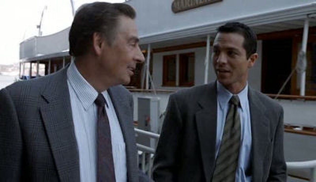 Law & Order - Season 7 Episode 4 : Survivor