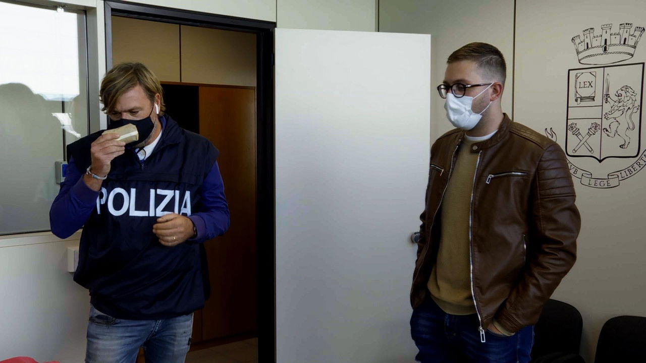 Stop! Border Control: Roma Fiumicino - Season 1 Episode 6 : Episode 6