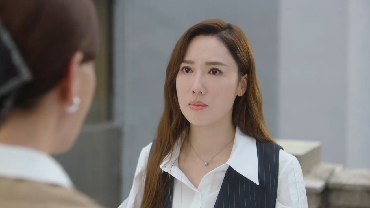 The QUEEN of News - Season 2 Episode 21 : Episode 21