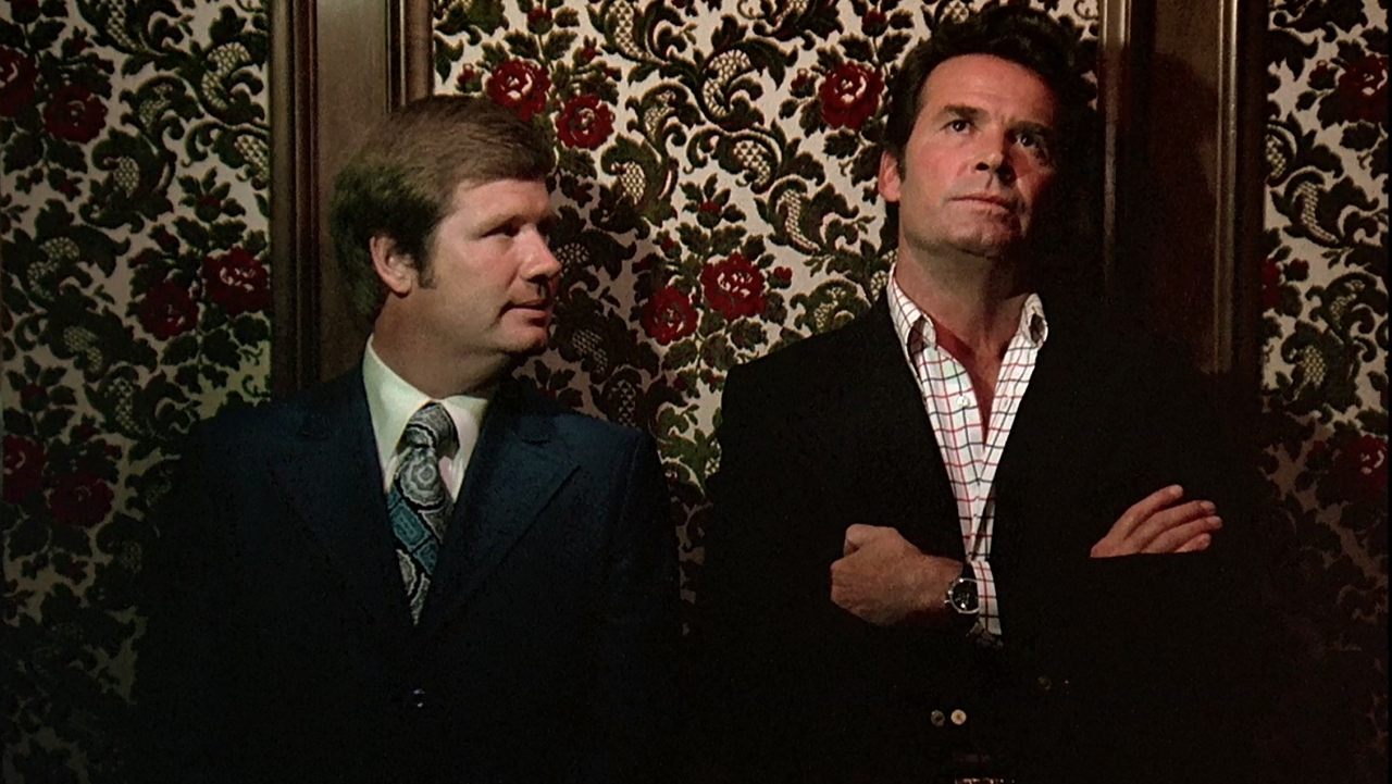 The Rockford Files - Season 2 Episode 1 : The Aaron Ironwood School of Success