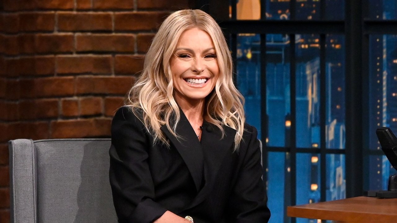 Late Night with Seth Meyers - Season 10 Episode 11 : Kelly Ripa, Fred Armisen, Ana Fabrega and Julio Torres, Ashley McBryde