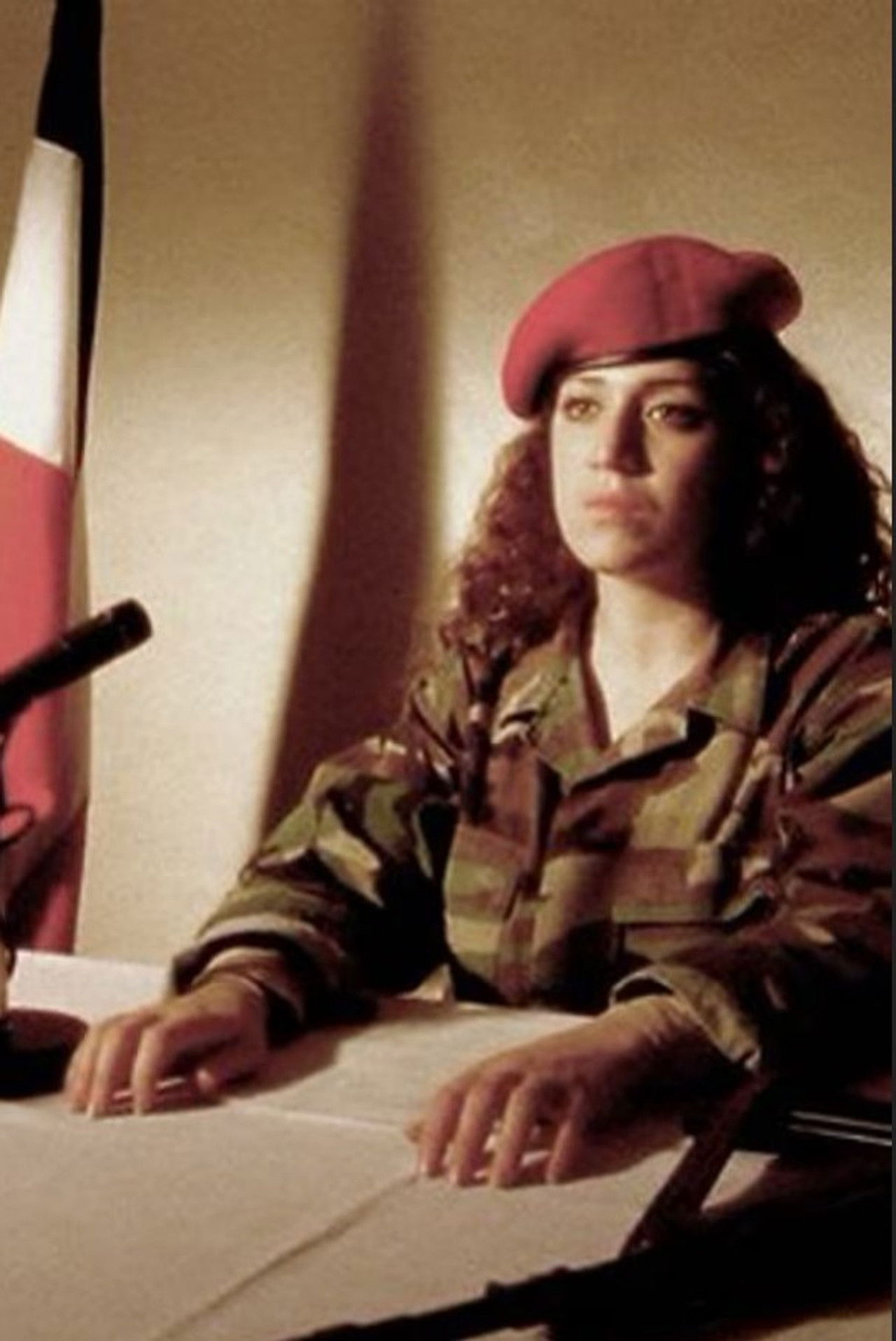 Le petit oiseau va sortir Backdrop