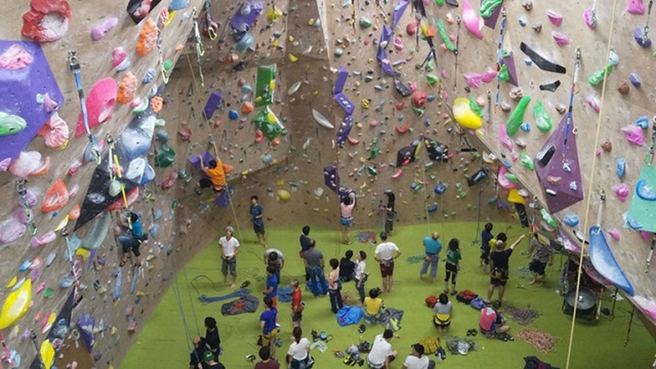 Document 72 Hours - Season 8 Episode 12 : Climbing the Walls of Life