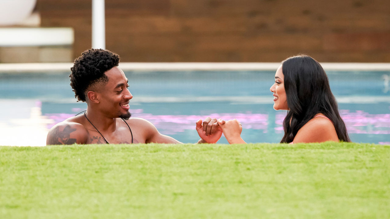 Love Island - Season 2 Episode 1 : Episode 1