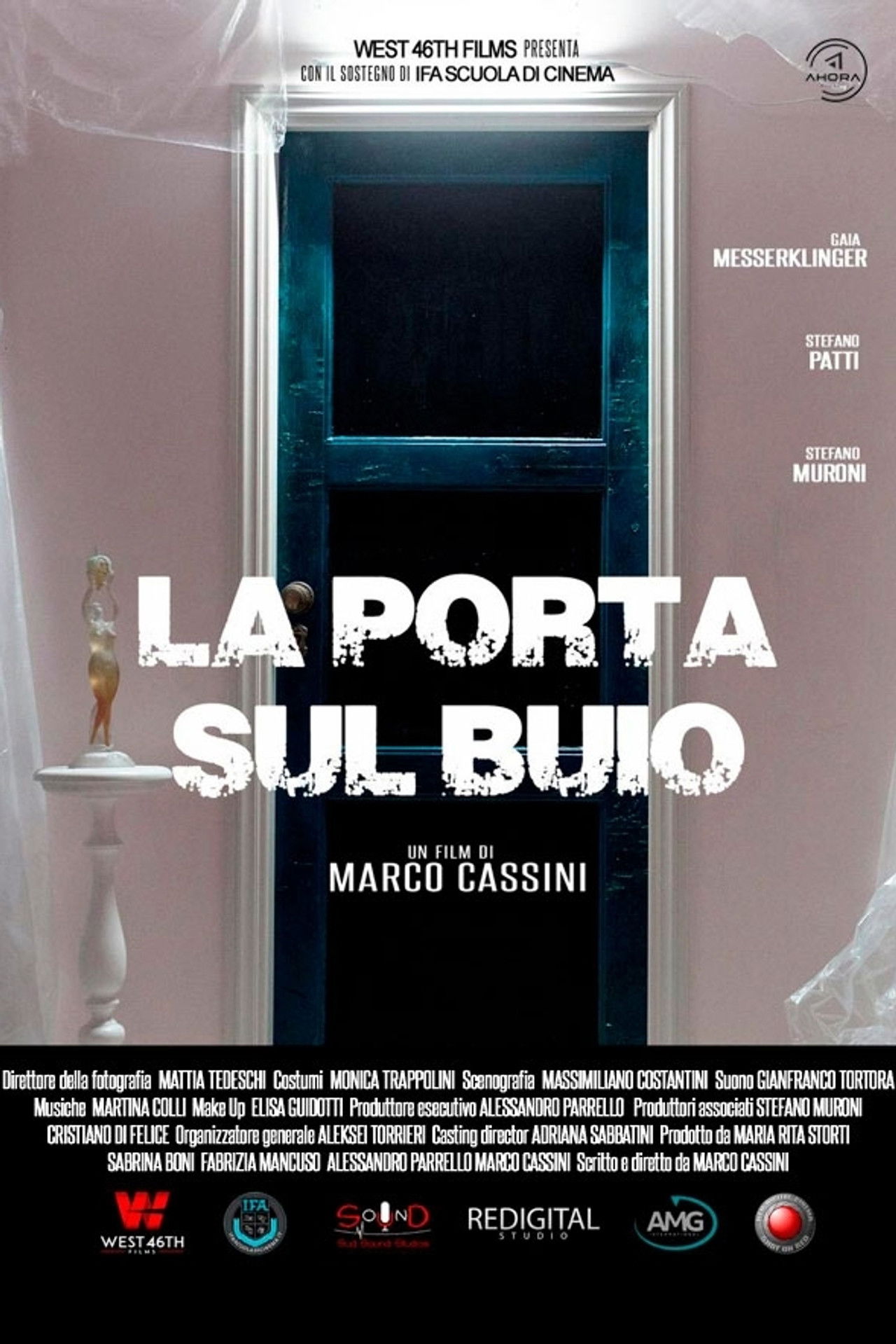 La porta sul buio Backdrop