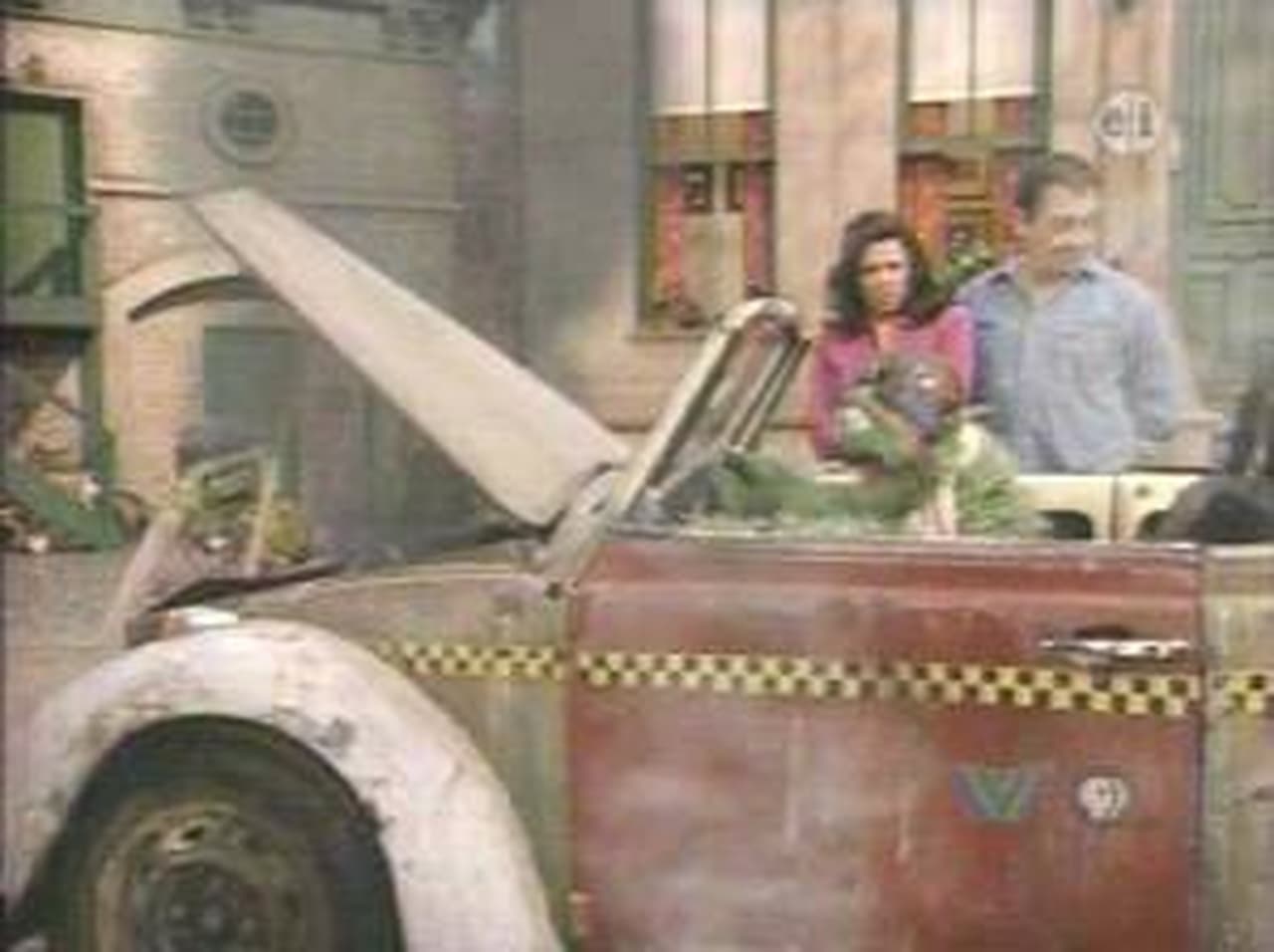 Sesame Street - Season 37 Episode 26 : The Sloppy Jalopy & The Nastycar Races!