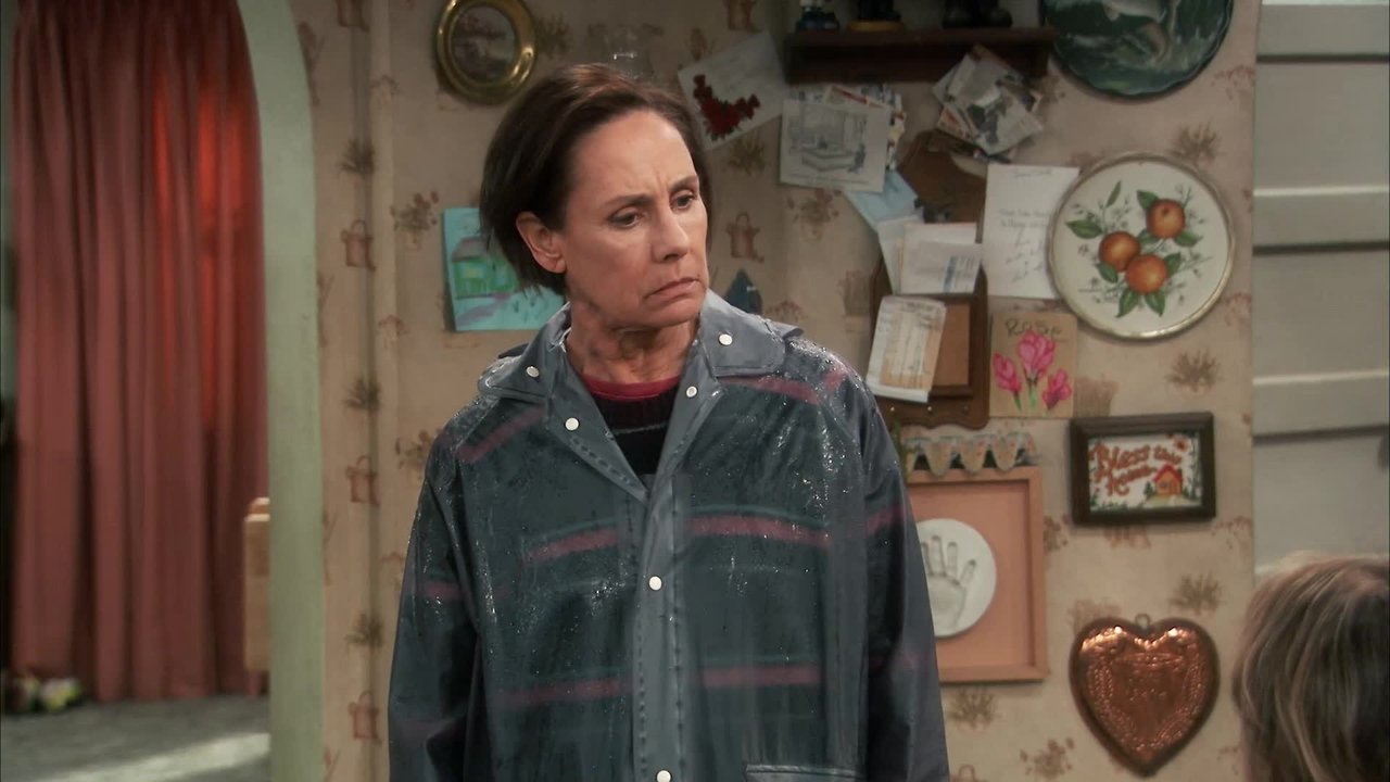 Roseanne - Season 10 Episode 9 : Knee Deep