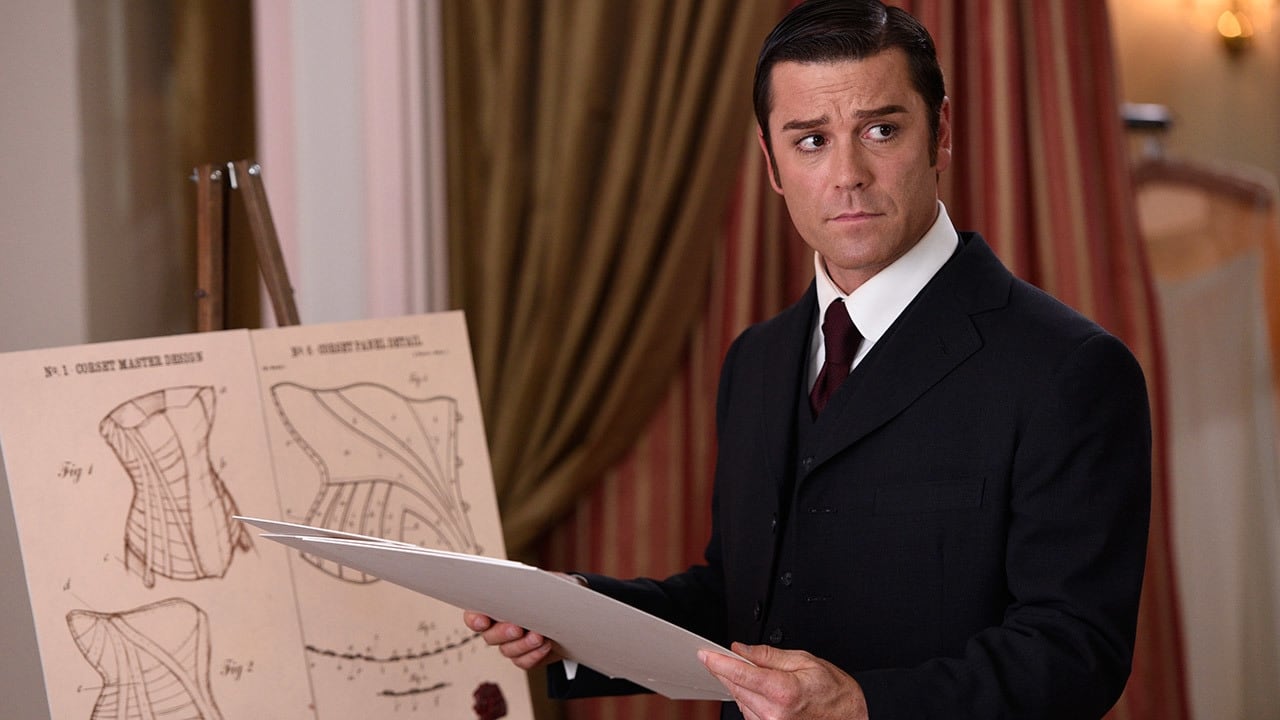 Murdoch Mysteries - Season 8 Episode 12 : The Devil Wears Whalebone