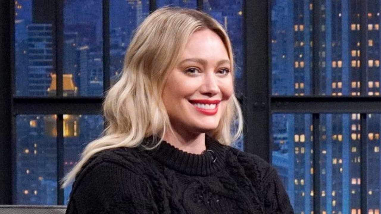Late Night with Seth Meyers - Season 11 Episode 24 : Hilary Duff, Please Don't Destroy