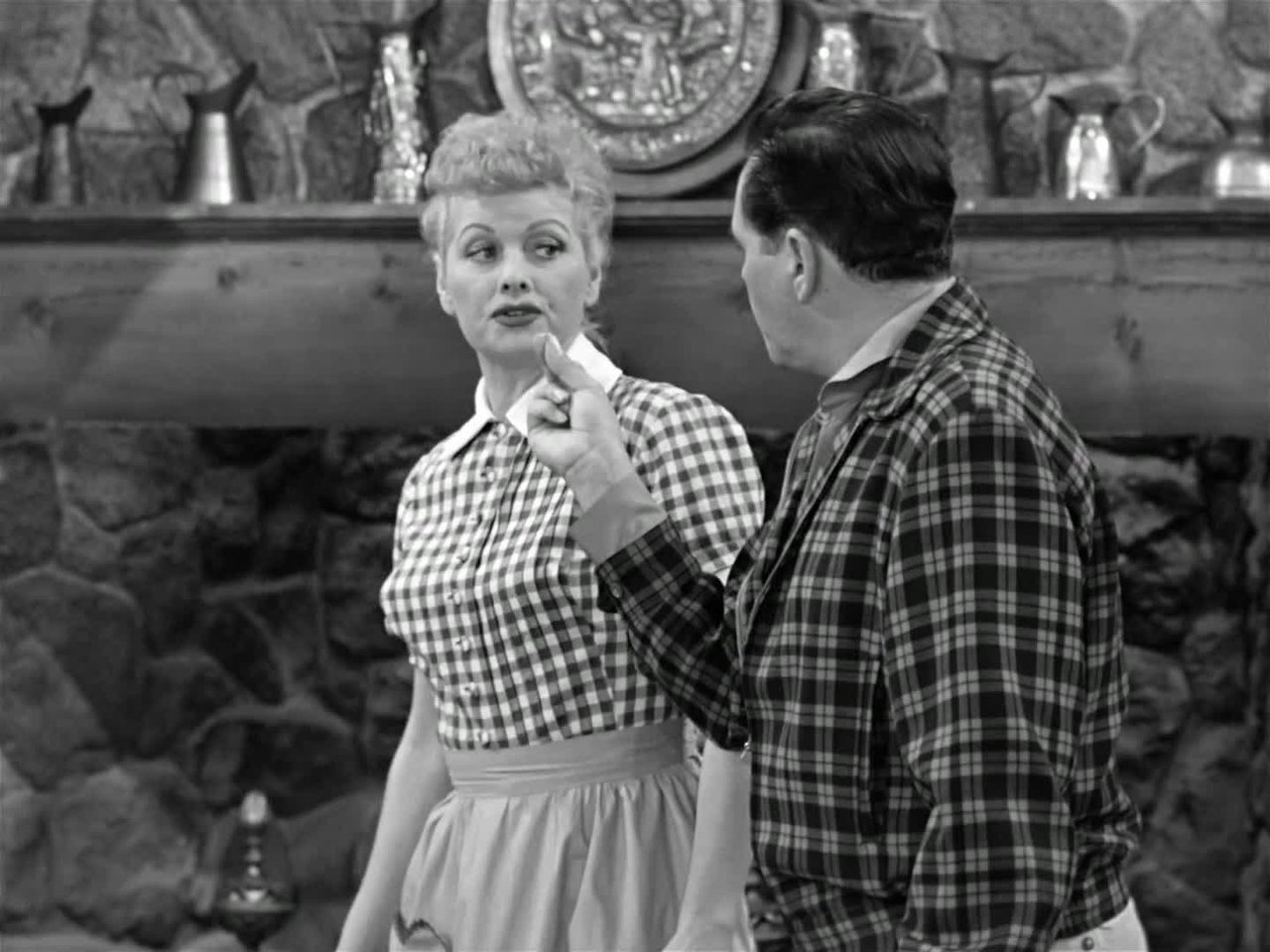 I Love Lucy - Season 6 Episode 24 : Building a B.B.Q.