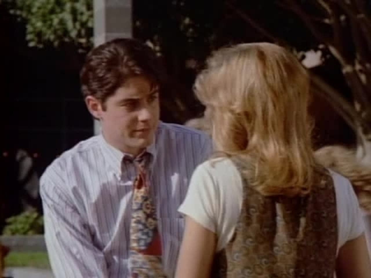 Melrose Place - Season 1 Episode 4 : For Love or Money