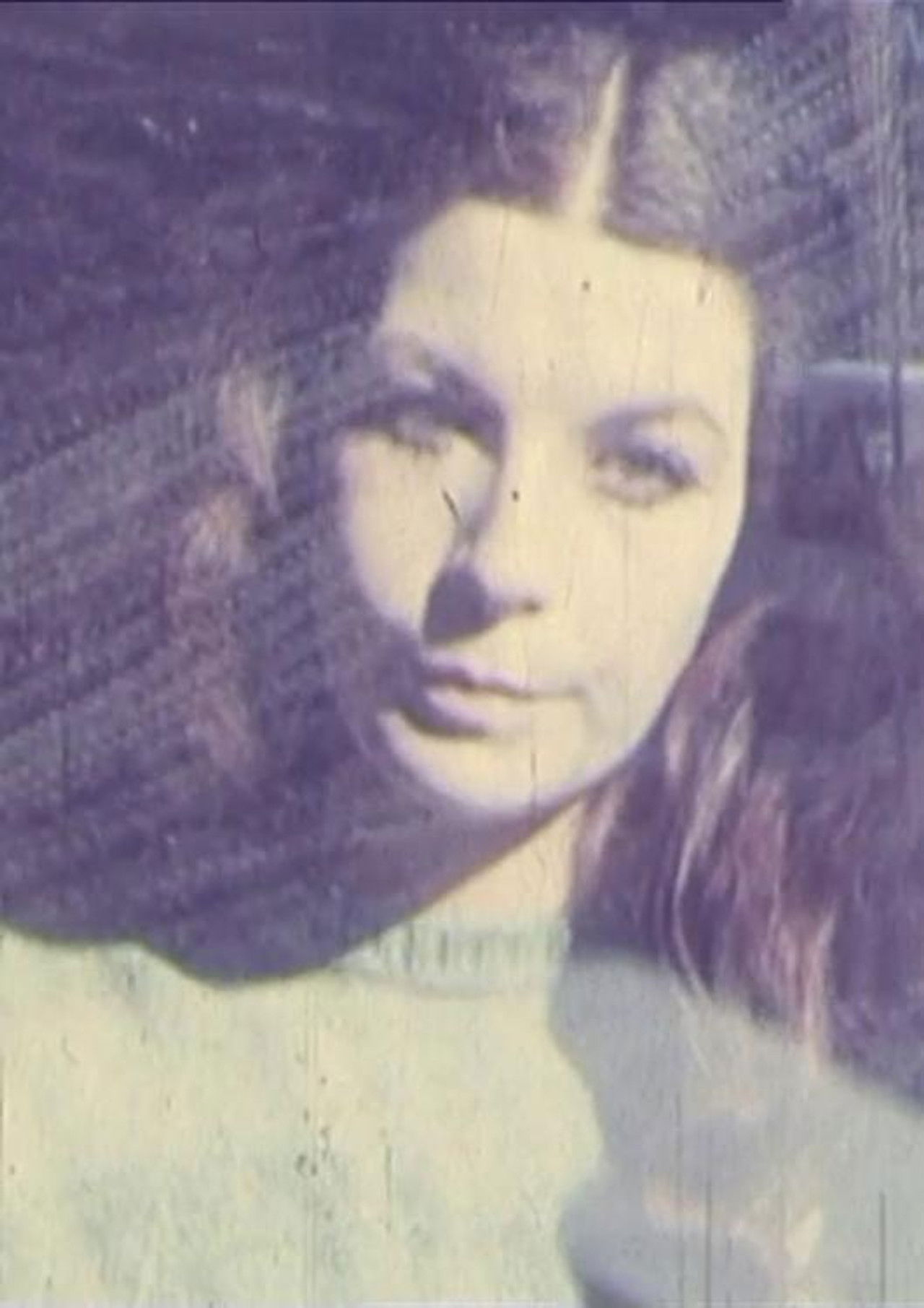 Sonata: Gray Picture/Woman's Picture/Blue Picture & White Frame Backdrop