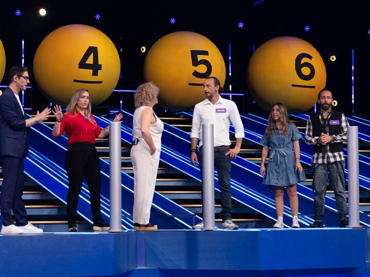 Juego de pelotas backdrop