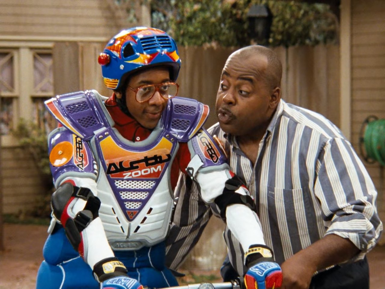 Family Matters - Season 7 Episode 12 : Friendship Cycles