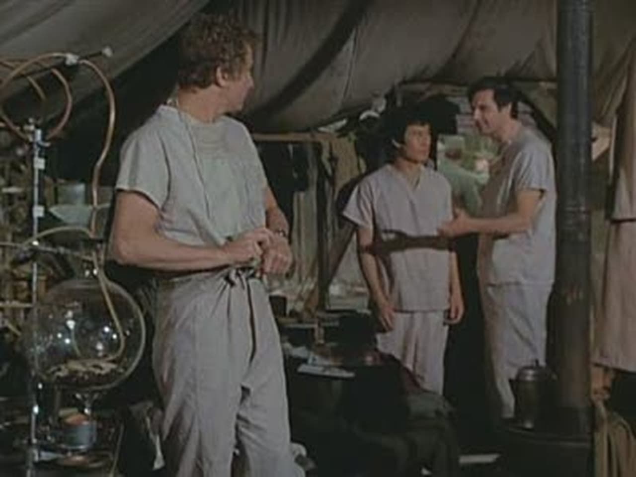 M*A*S*H - Season 3 Episode 20 : Love and Marriage