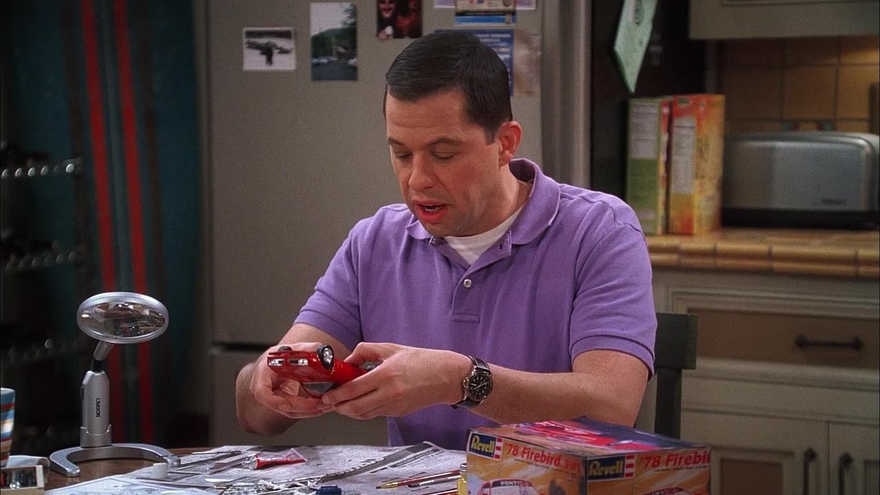 Two and a Half Men - Season 6 Episode 21 : Above Exalted Cyclops