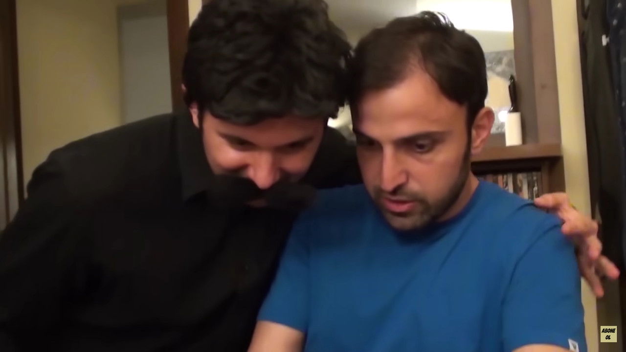 Hiç Komik Değil — Épisode 3