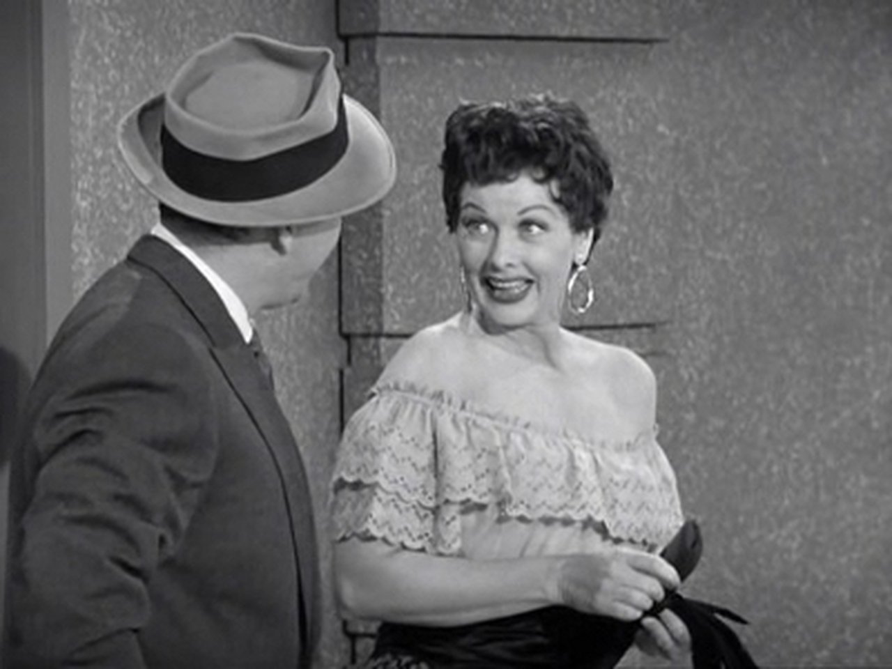 I Love Lucy - Season 3 Episode 26 : The Black Wig