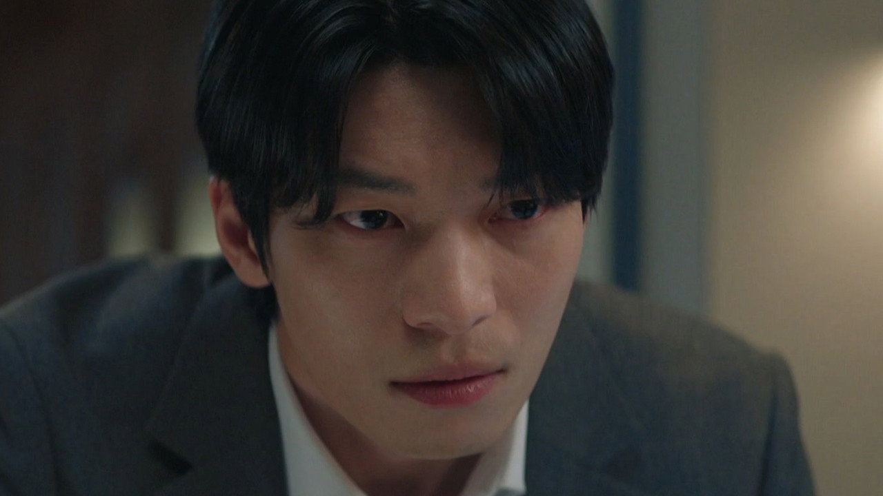 Siren's Kiss Scene 2