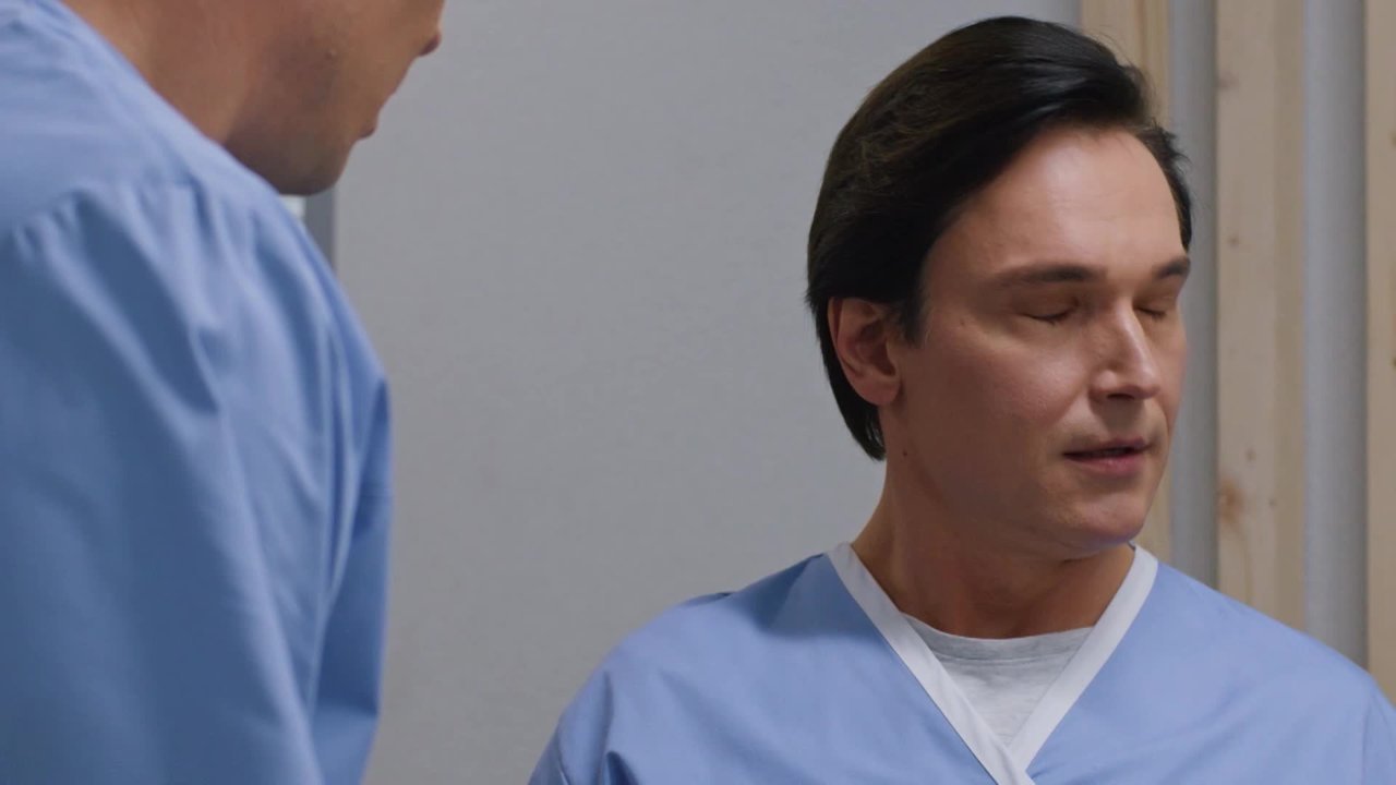 Female Doctor. New Life - Season 1 Episode 32 : Episode 32