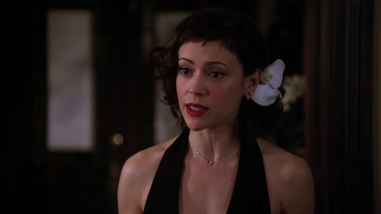 Charmed - Season 4 Episode 17 : Saving Private Leo