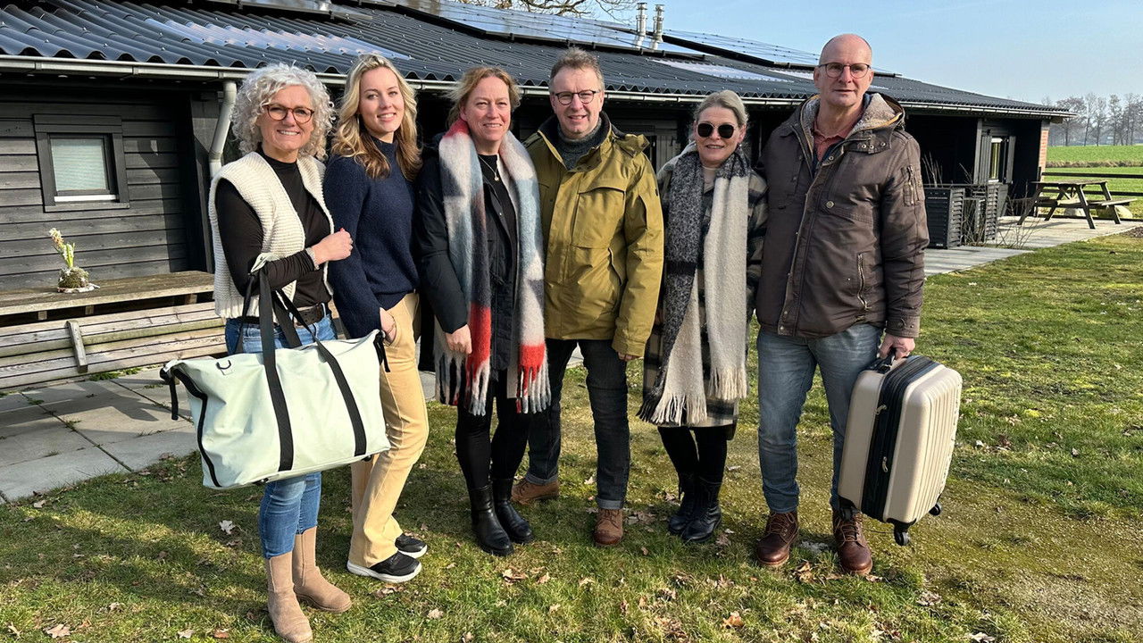 Bed & Breakfast - Season 17 Episode 8 : Episode 8