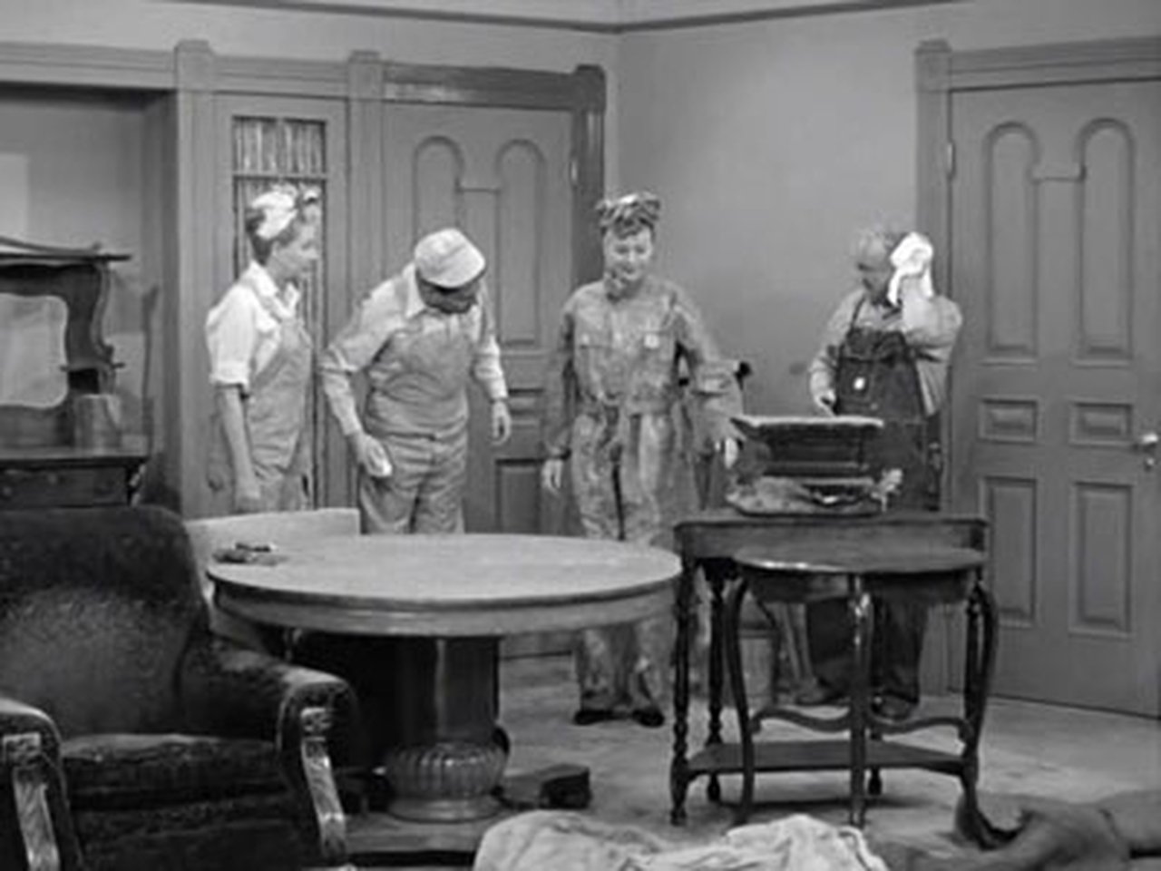 I Love Lucy - Season 3 Episode 8 : Redecorating the Mertzes' Apartment