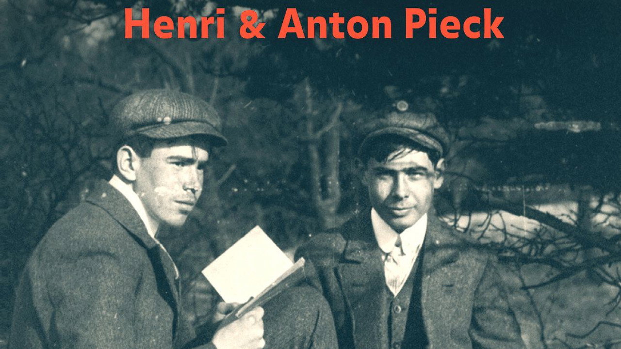 Backdrop for PROFIEL: Een allesbehalve identieke tweeling (Anton & Henri Pieck)