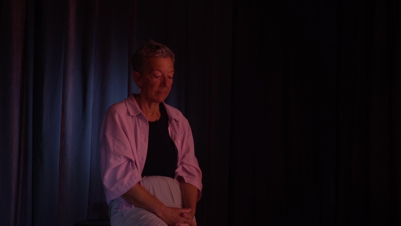 Una mujer de ojos azules