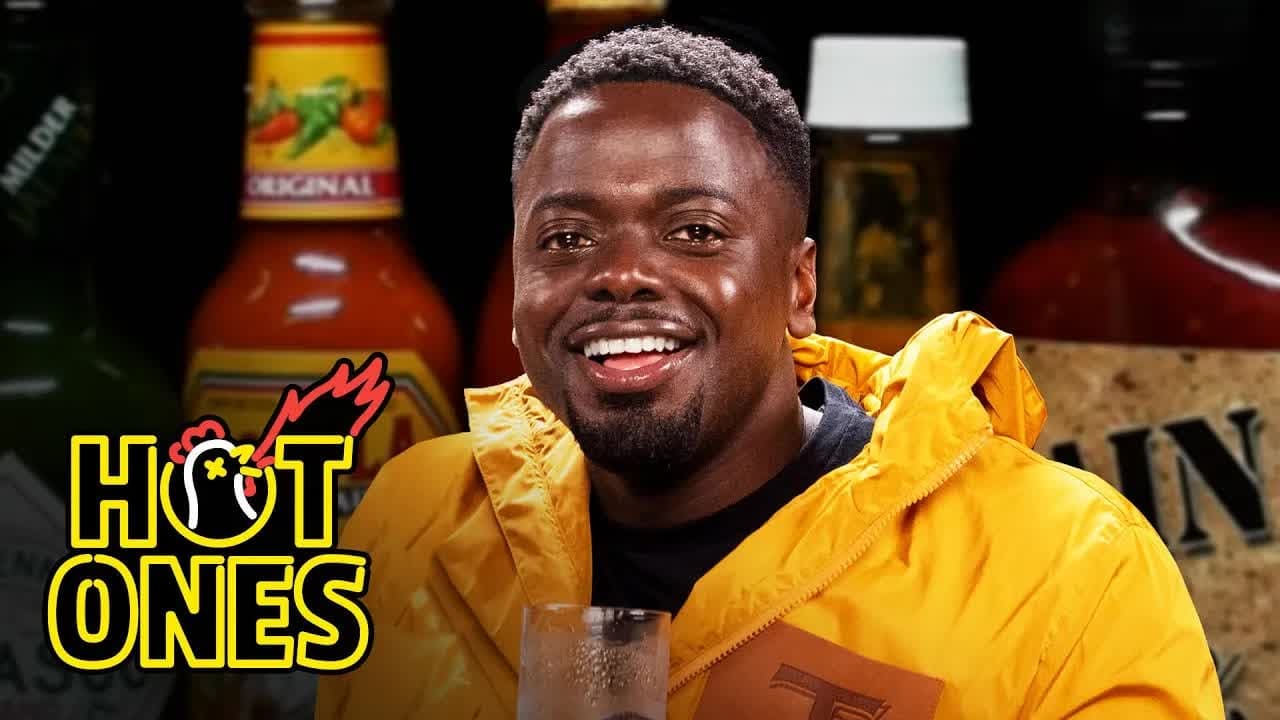 Hot Ones - Season 18 Episode 9 : Daniel Kaluuya Listens to His Ego While Eating Spicy Wings