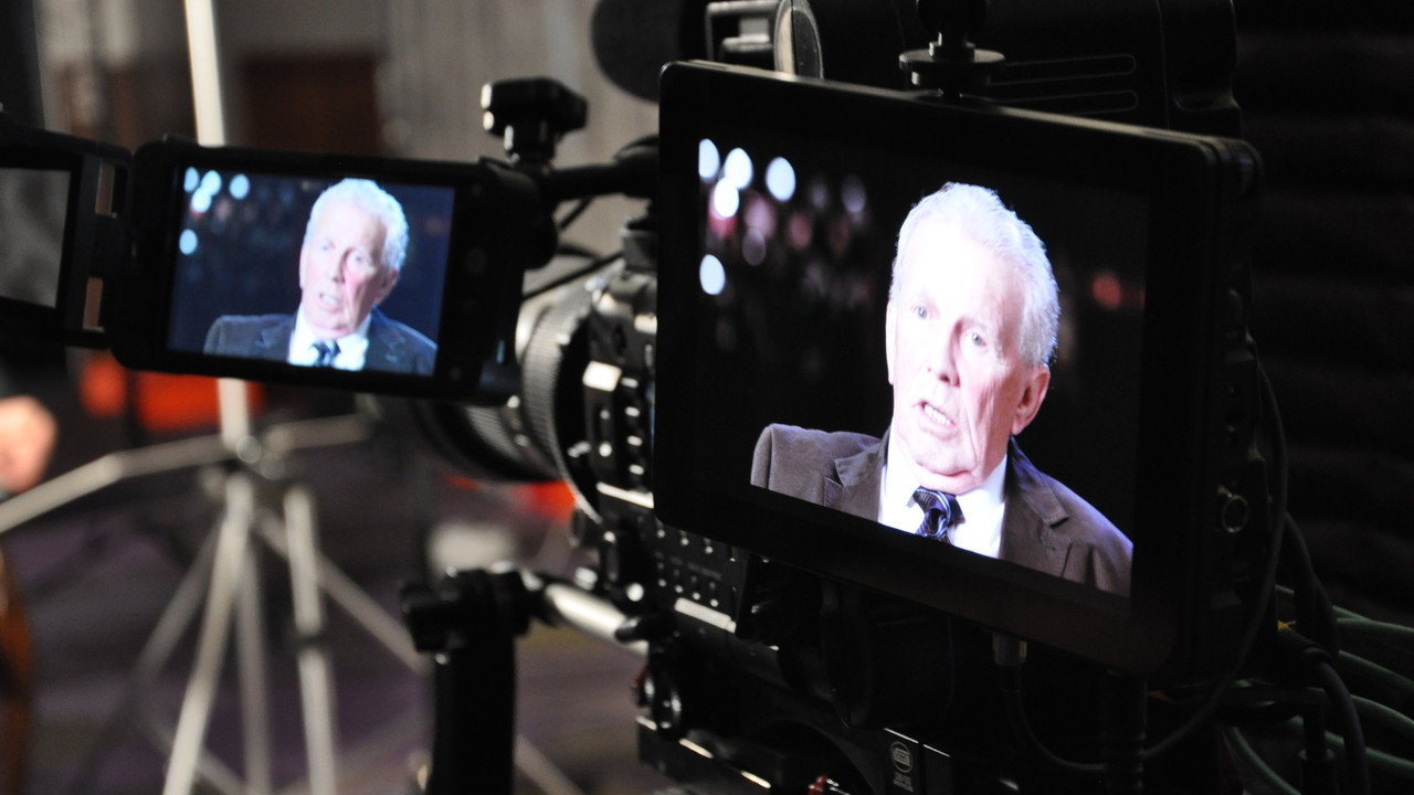 Immagine di copertina del trailer di GILES