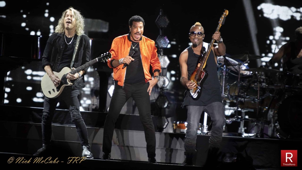 Scen från ACM Presents Lionel Richie and Friends in Concert