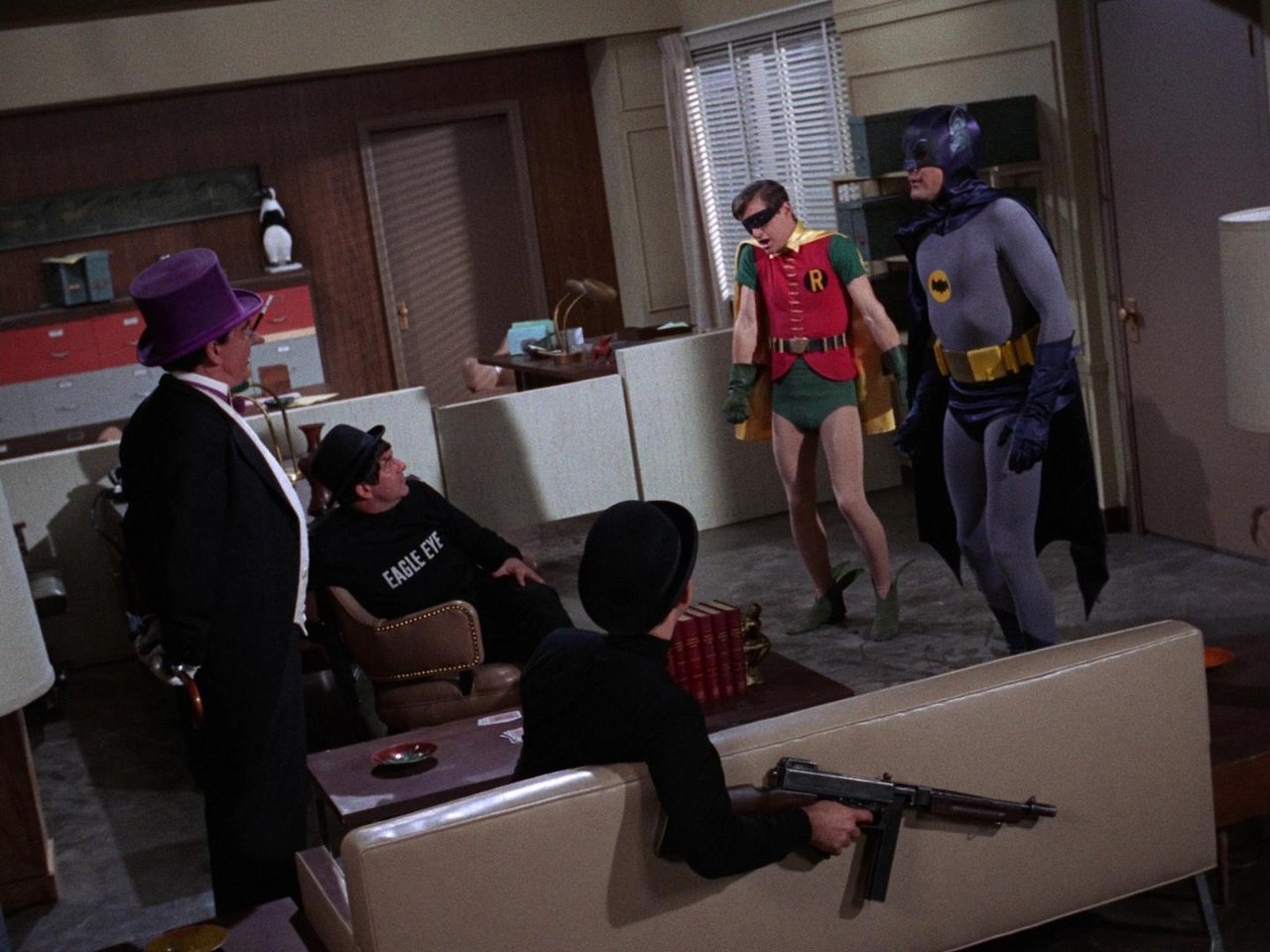 Batman - Season 1 Episode 22 : Not Yet, He Ain't